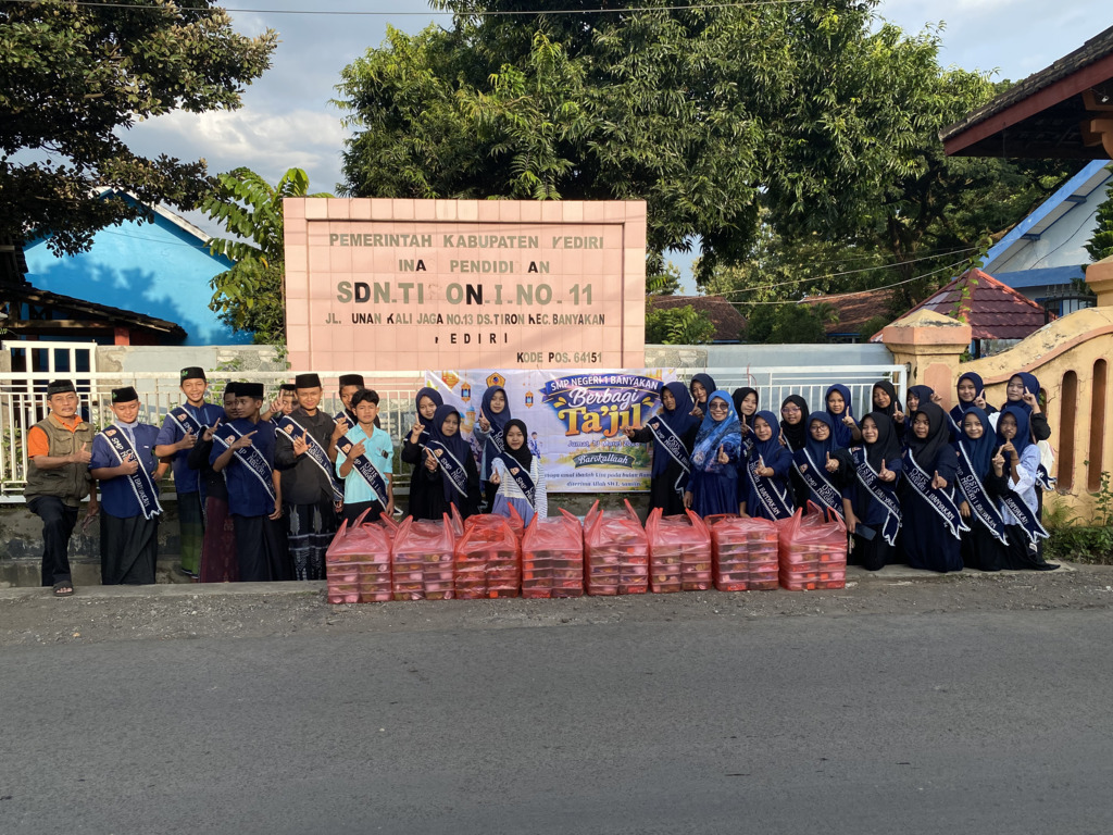 Bagi-bagi Takjil OSIS 2026